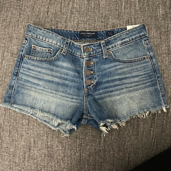 Lucky Brand The Cut Off denim shorts with button fly & frayed hem NEW - Picture 1 of 3